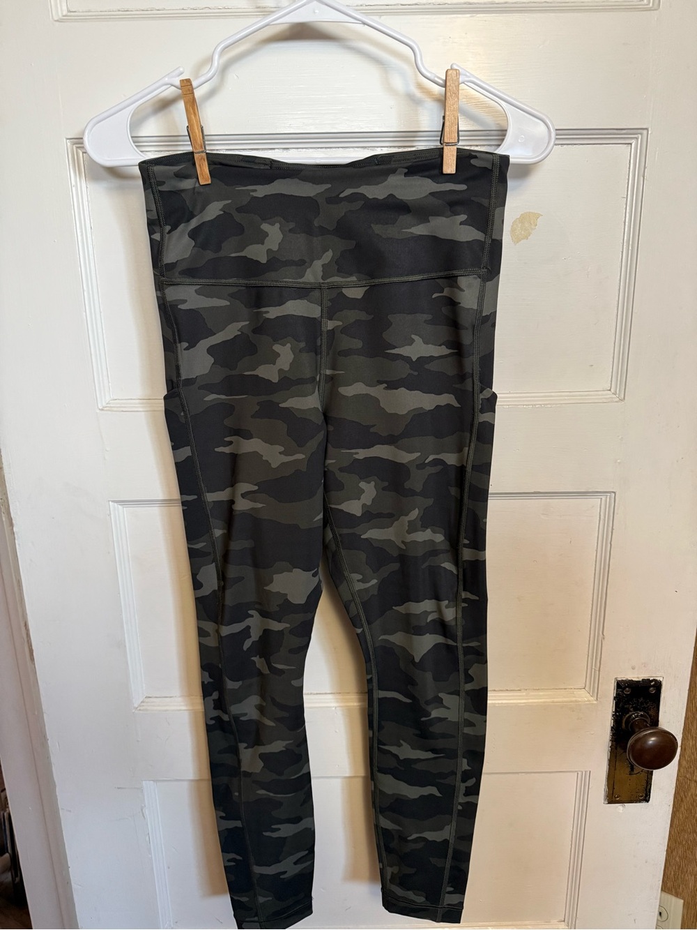 Women’s Ultimate Camo 7/8 Tight High-Waist Leggings - Olive Green